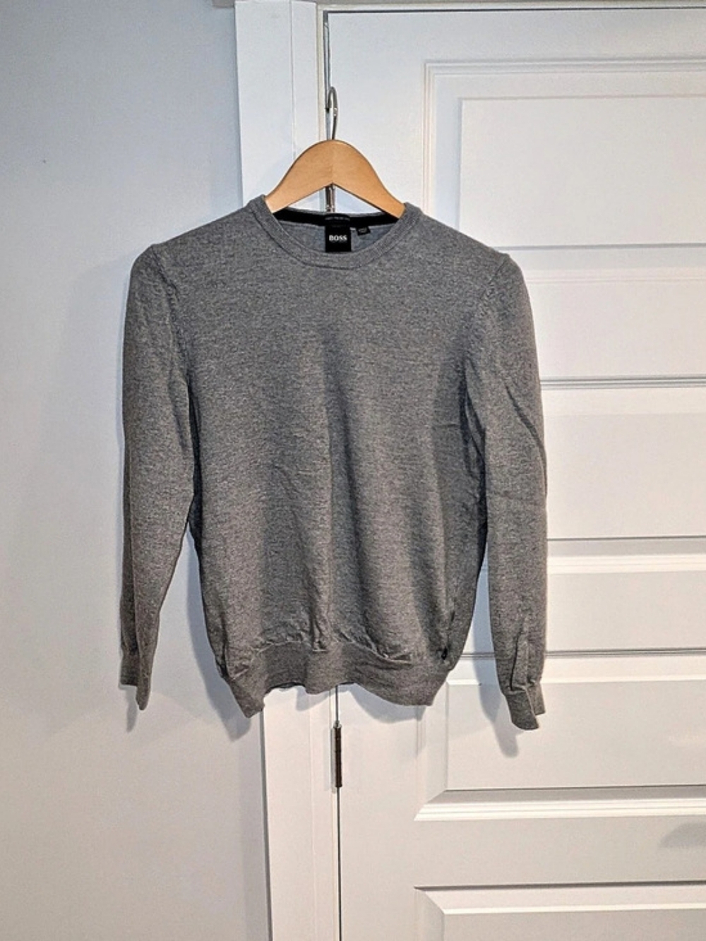 HUGO BOSS Gray Wool Crewneck Sweater Finest Italian Yarn Size Small/Medium